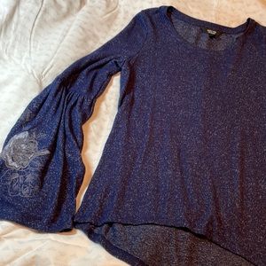 Flare sleeve sweater